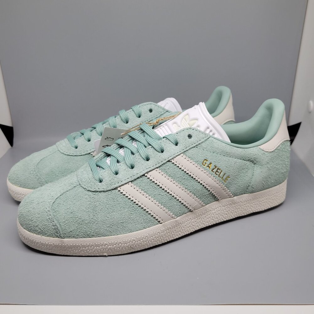 NEW Adidas Gazelle womens size 7.5 sneaker